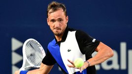 Медведев уже в полуфинале в Мексике. На кону — еще пять недель на теннисном троне