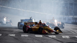 Четырехчасовая треш-гонка в США: гроза, 8 сейфти-каров, Грожан пытался устроить драку