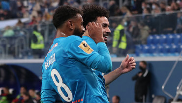 Вендел и Клаудиньо празднуют разгромную победу над «Спартаком» (7:1).