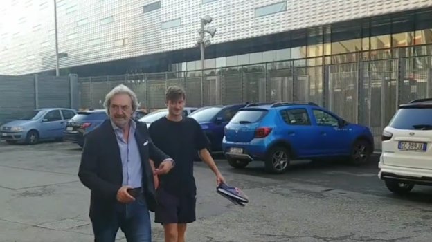 Алексей Миранчук (справа) приехал на медосмотр для завершения перехода в «Торино». Фото Toro Goal Алексей Миранчук (справа) приехал на медосмотр для завершения перехода в «Торино». Фото Toro Goal