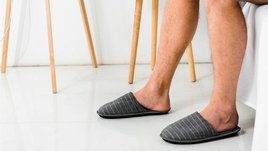 В чем ходить дома: в носках или тапочках — отвечают эксперты