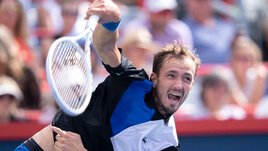 Медведев по-чемпионски разобрался с Шаповаловым. Дожал неудобного соперника в концовках обеих партий