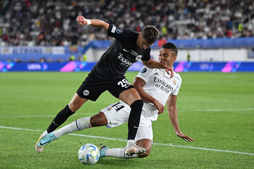 Каземиро выполняет подкат. Фото Global Look Press Каземиро выполняет подкат. Фото Global Look Press