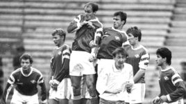 «А когда Ледяхов, Карпин и Пятницкий наберут ход...» Суперматч «Спартака» и «Динамо» в первом чемпионате России