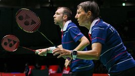 64-летняя израильтянка приехала на чемпионат мира играть в миксте со своим сыном. Уникальный дуэт в бадминтоне