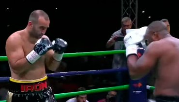 Бой Мурата Гассиева и Карлоса Уэлча.