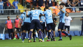 У Дзюбы первые сложности в Турции: получил предупреждение, не бил по воротам и заменен на Балотелли