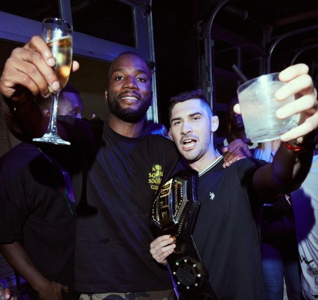 Леон Эдвардс и Джордан Салливан. Фото Соцсети Леон Эдвардс и Джордан Салливан. Фото Соцсети