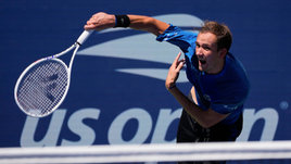 Медведев разгромил русского американца на старте US Open