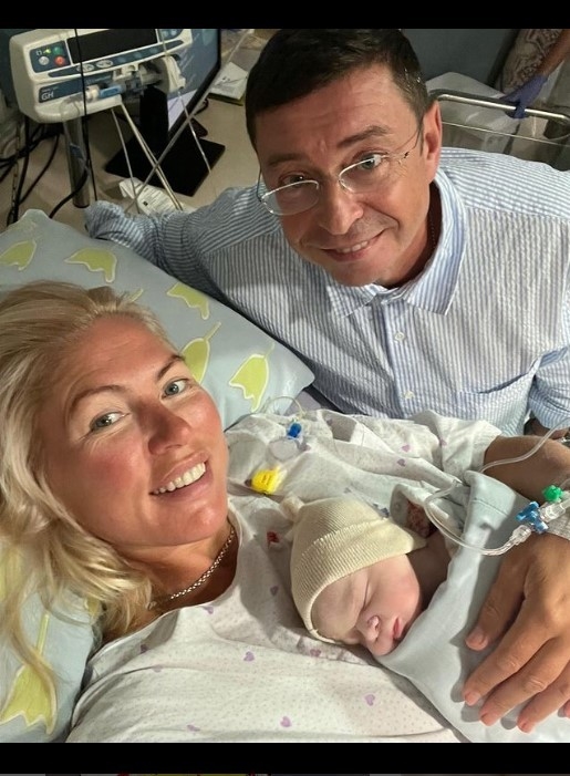 Наталья Рагозина, ее муж и новорожденная дочка. Фото Соцсети Наталья Рагозина, ее муж и новорожденная дочка. Фото Соцсети