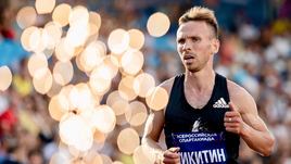 Российский средневик пробежал полумарафон в Перми быстрее, чем легендарный Мо Фара в Лондоне. Вау!