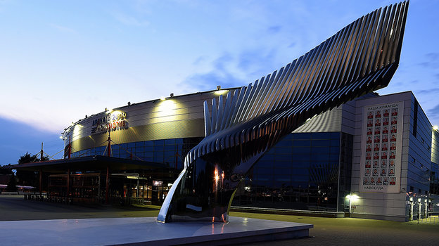 Памятник погибшей команде. Фото photo.khl.ru Памятник погибшей команде. Фото photo.khl.ru