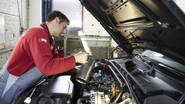 Как правильно менять масло в автомобиле: 3 практических совета