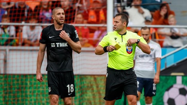 Юрий Газинский (слева). Фото ФК «Урал» Юрий Газинский (слева). Фото ФК «Урал»