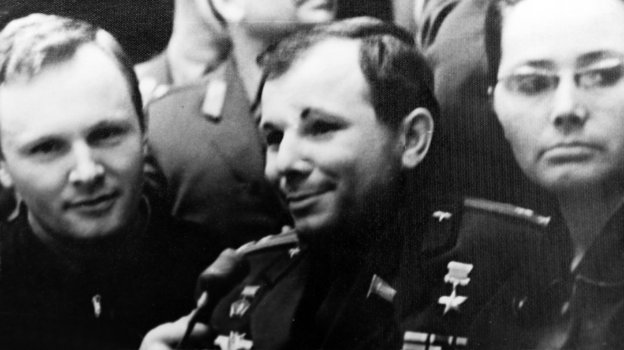 Владимир Писаревский берет интервью у Юрия Гагарина. Фото из личного архива Владимира Писаревского Владимир Писаревский берет интервью у Юрия Гагарина. Фото из личного архива Владимира Писаревского