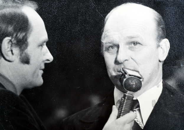 Владимир Писаревский берет интервью у Вениамина Александрова. Фото из личного архива Владимира Писаревского Владимир Писаревский берет интервью у Вениамина Александрова. Фото из личного архива Владимира Писаревского