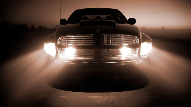 Свет фар. Свет фар.