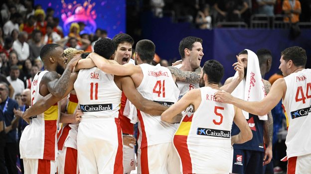 Сборная Испании радуется победе в финале Евробаскета-2022. Фото AFP Сборная Испании радуется победе в финале Евробаскета-2022. Фото AFP