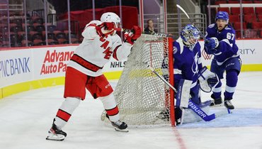 Александр Пашин в матче с «Тампой».