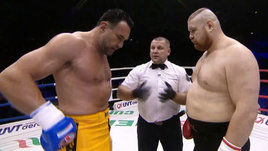 Дацик получил по печени и рухнул в нокаут. Рыжий Тарзан проиграл легенде после неожиданного удара