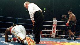 «Его удары поднимали меня от пола, а ведь я весил 111 кг!» Как был страшен даже сдавший Тайсон