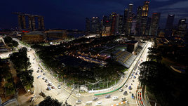 Сингапур дождался ночной гонки. Смогут ли все пилоты выдержать старт на выносливость?