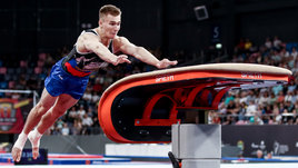 17-летний болгарин обыграл олимпийских чемпионов. В нашей гимнастике зажглись новые звезды