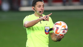 Арбитры боятся Гогниева или не знают правила? В субботних матчах тура много вопросов по судейству