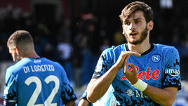 Хвича уже рядом с Марадоной. В прямом смысле