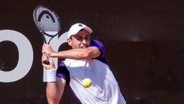 Карацев устроил перепалку с Собкиным во время матча. Рублев выиграл с мини-скандалом