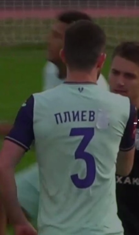 Заурбек Плиев в майке своего брата Константина. Заурбек Плиев в майке своего брата Константина.