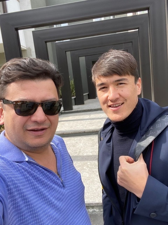 Кахор Муминов и Элдор Шомуродов. Фото Соцсети Кахор Муминов и Элдор Шомуродов. Фото Соцсети