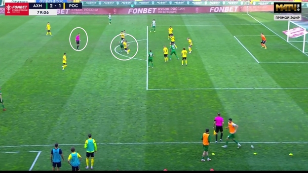 Эпизод матча Кубка России «Ахмат» — «Ростов» (3:1), где игрок «Ахмата» Камилов ударил по затылку Глебова («Ростов»). Фото Скриншот Эпизод матча Кубка России «Ахмат» — «Ростов» (3:1), где игрок «Ахмата» Камилов ударил по затылку Глебова («Ростов»). Фото Скриншот