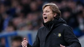 Удар игрока «Ростова» — фол, удар в голову ростовчанина — случайность. Карпин с этим согласен?