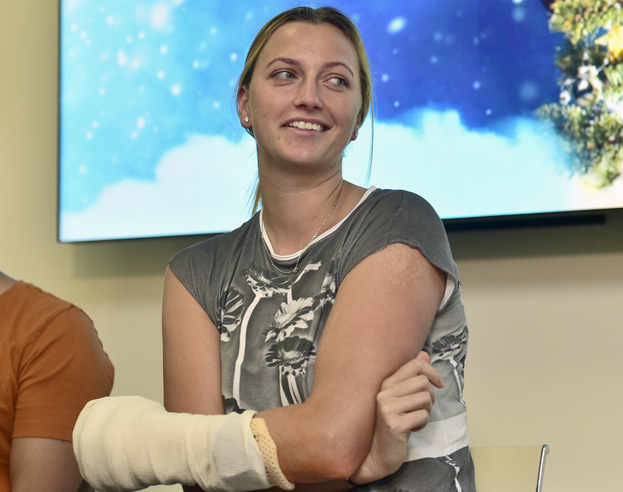 Петра Квитова сгипсом на руке. Фото Global Look Press Петра Квитова сгипсом на руке. Фото Global Look Press