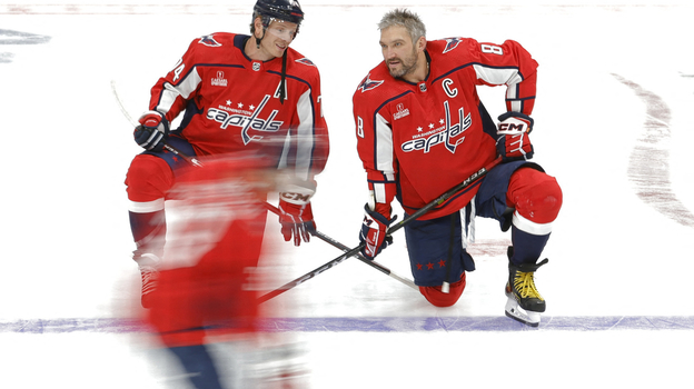 Александр Овечкин (справа). Фото Reuters Александр Овечкин (справа). Фото Reuters