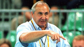 «Пуля прошла на сантиметр под сердцем». Как знаменитый тренер чуть не погиб на охоте