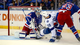 Шестеркин идет еще за одной «Везиной»? Российский вратарь «Рейнджерс» переиграл Василевского