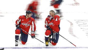 Джон Карлсон и Александр Овечкин.