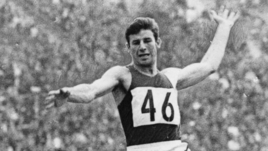 «Американец удовлетворял себя в бане и спросил: «В СССР этим занимаются?» Как в ЦРУ пытались завербовать советскую звезду