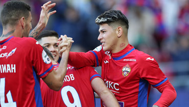 Хорхе Карраскаль (справа).