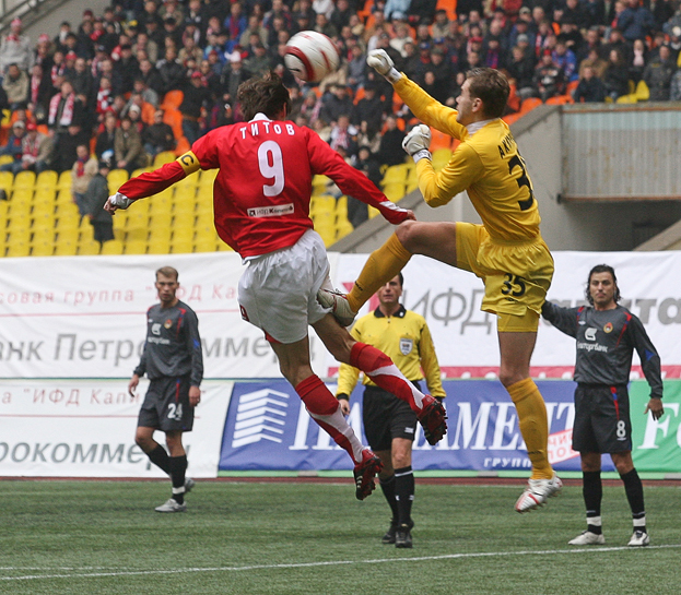 Егор Титов и Игорь Акинфеев. Фото Александр Вильф, архив «СЭ» Егор Титов и Игорь Акинфеев. Фото Александр Вильф, архив «СЭ»