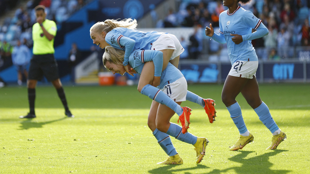 Лаура Хемп и Эсме Морган. Фото Reuters Лаура Хемп и Эсме Морган. Фото Reuters