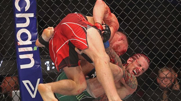 Петр Ян бросает соперника. Фото AFP Петр Ян бросает соперника. Фото AFP