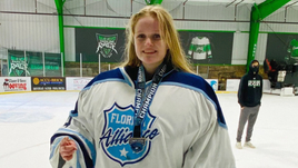 Американскую хоккеистку довели до суицида. В интернете над ней издевались одноклубницы