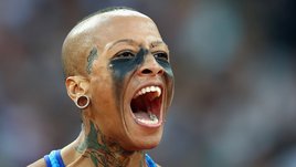 Сделала тату на лице, получила бан за наркотики и работала посудомойкой. Легкоатлетка, внешность которой трудно забыть