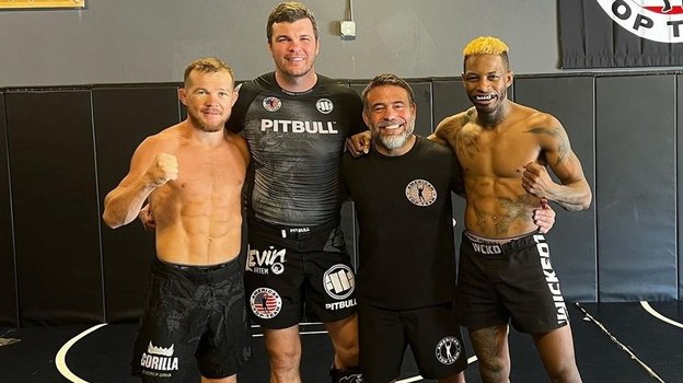 Петр Ян с Артемом Левином и тренером ATT Паррумпой. Фото Соцсети Петр Ян с Артемом Левином и тренером ATT Паррумпой. Фото Соцсети