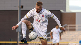 «Я — русский американец. В Штатах не слышал ничего плохого о России». Футболист из Тольятти покоряет США