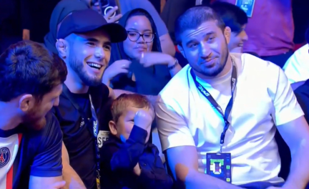 Хасбик (в центре). Фото Скриншот трансляции Хасбик (в центре). Фото Скриншот трансляции