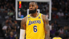 У Леброна худший старт в карьере. Джеймса считают главной проблемой «Лейкерс»